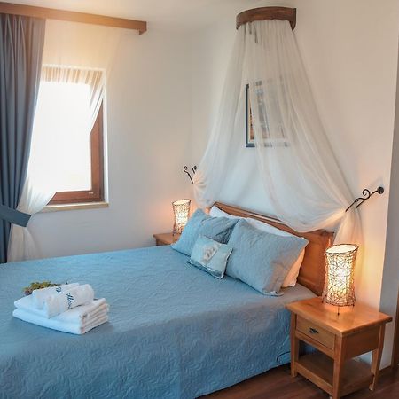 Alesta Hotel Бозджаада Екстериор снимка