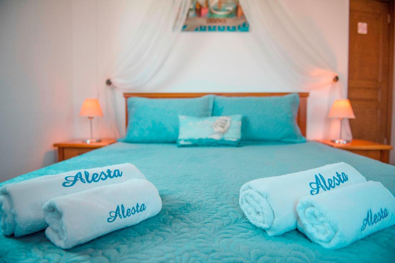 Alesta Hotel Бозджаада Екстериор снимка