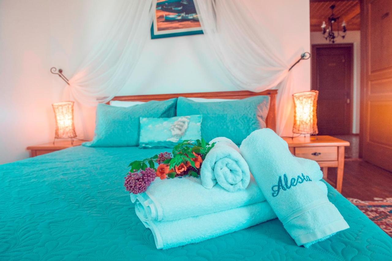 Alesta Hotel Бозджаада Екстериор снимка